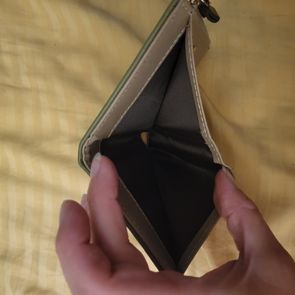 Green Animal Embroidered Wallet - Picture 4 of 5